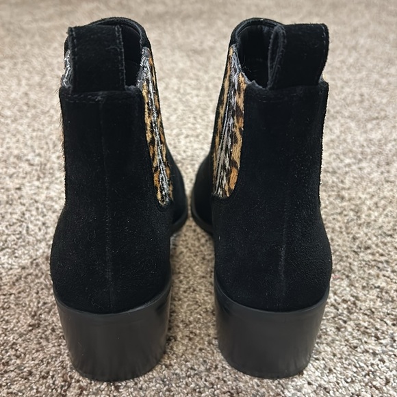 CROWN VINTAGE Tolana black suede animal print ankle booties size 8.5 - Picture 7 of 16